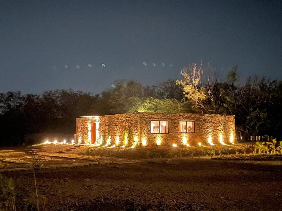 Kesar Farm House On The Lake Udaipur Exterior photo