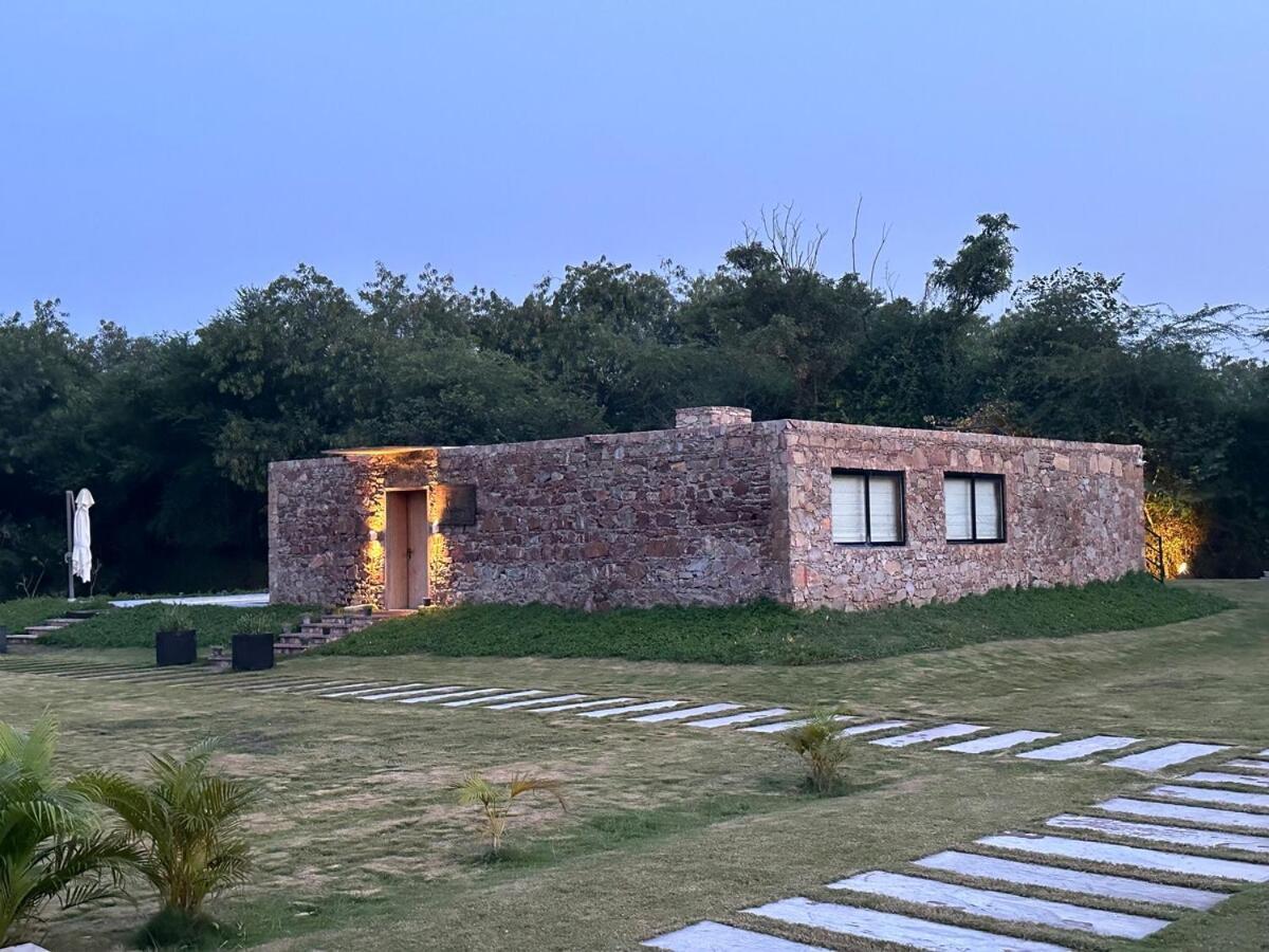 Kesar Farm House On The Lake Udaipur Exterior photo